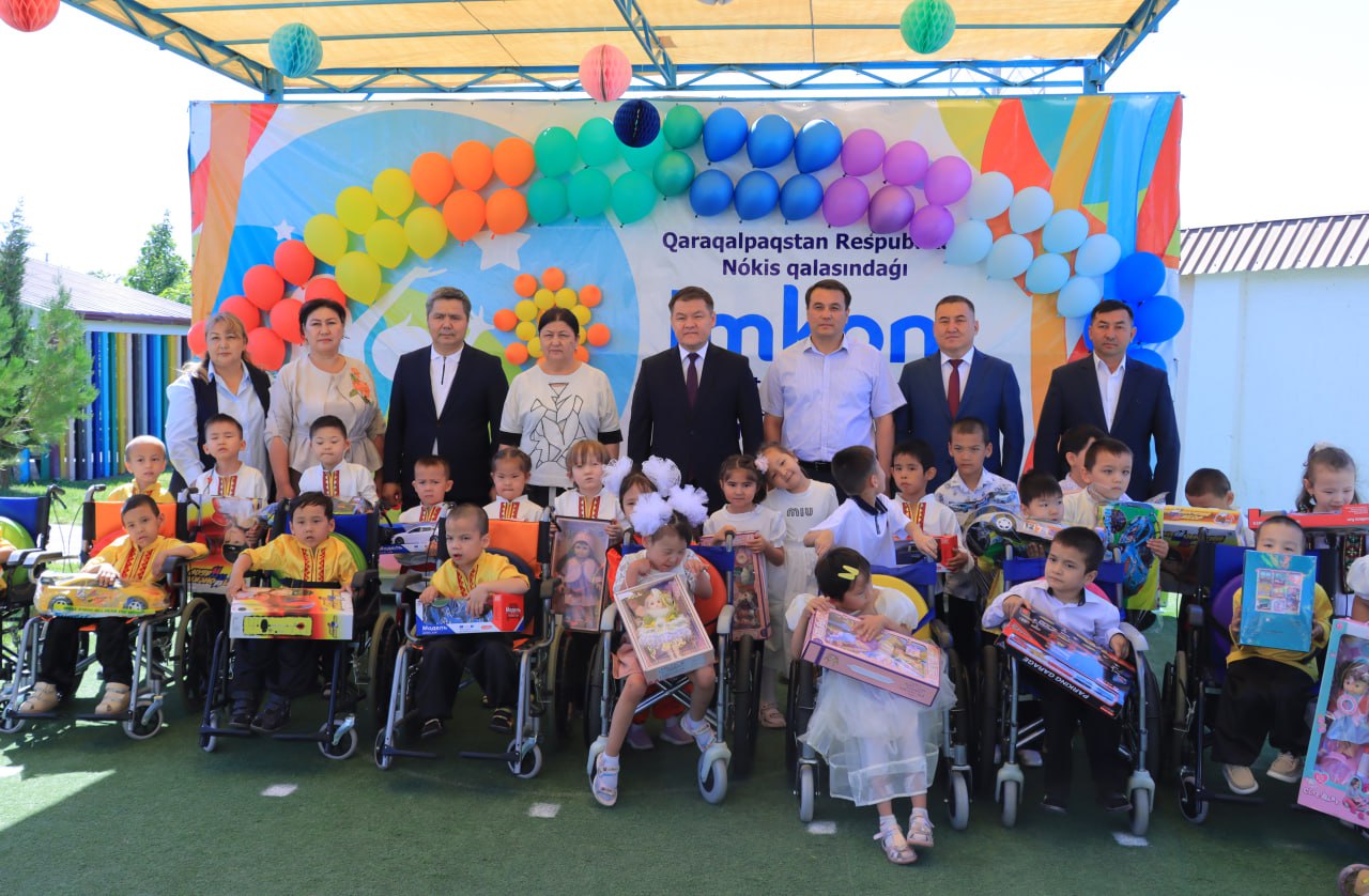 On the occasion of International Children’s Day, June 1, gifts were presented to children.